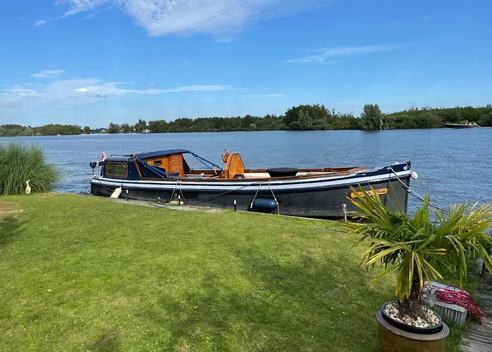 1-2 P Near Airport Ams Freeparking منزل للإقامة Roelofarendsveen