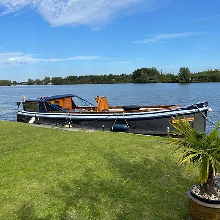 1-2 P Near Airport Ams Freeparking ホームステイ Roelofarendsveen